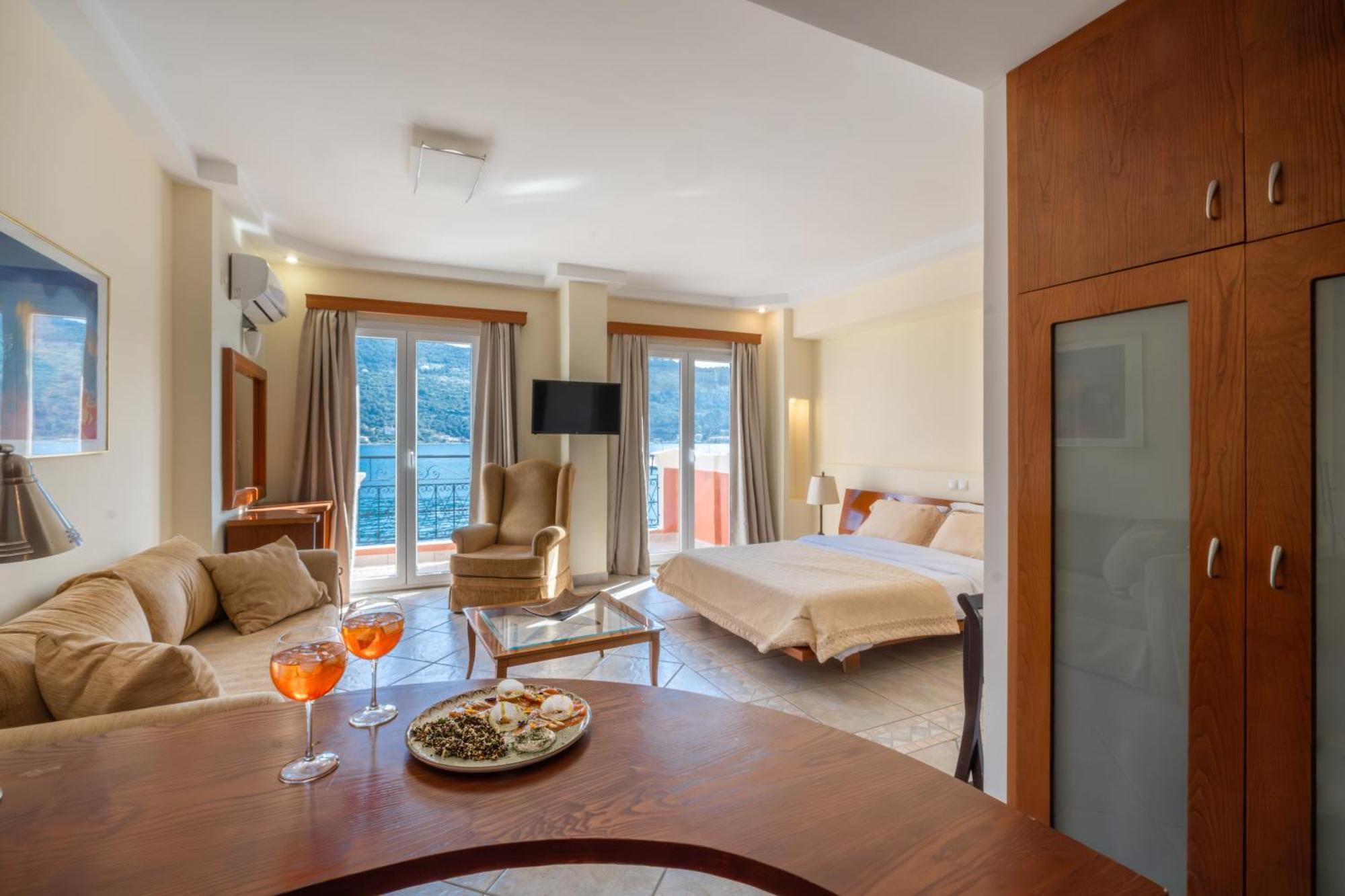 Samos City Hotel Екстериор снимка