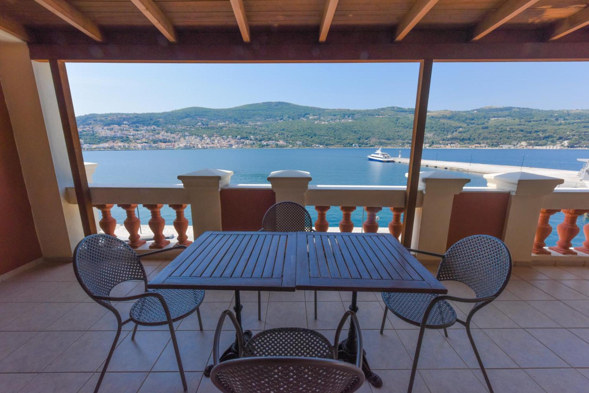 Samos City Hotel Екстериор снимка